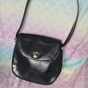 EUC vintage Y2K HOBO international Black leather shoulder bag